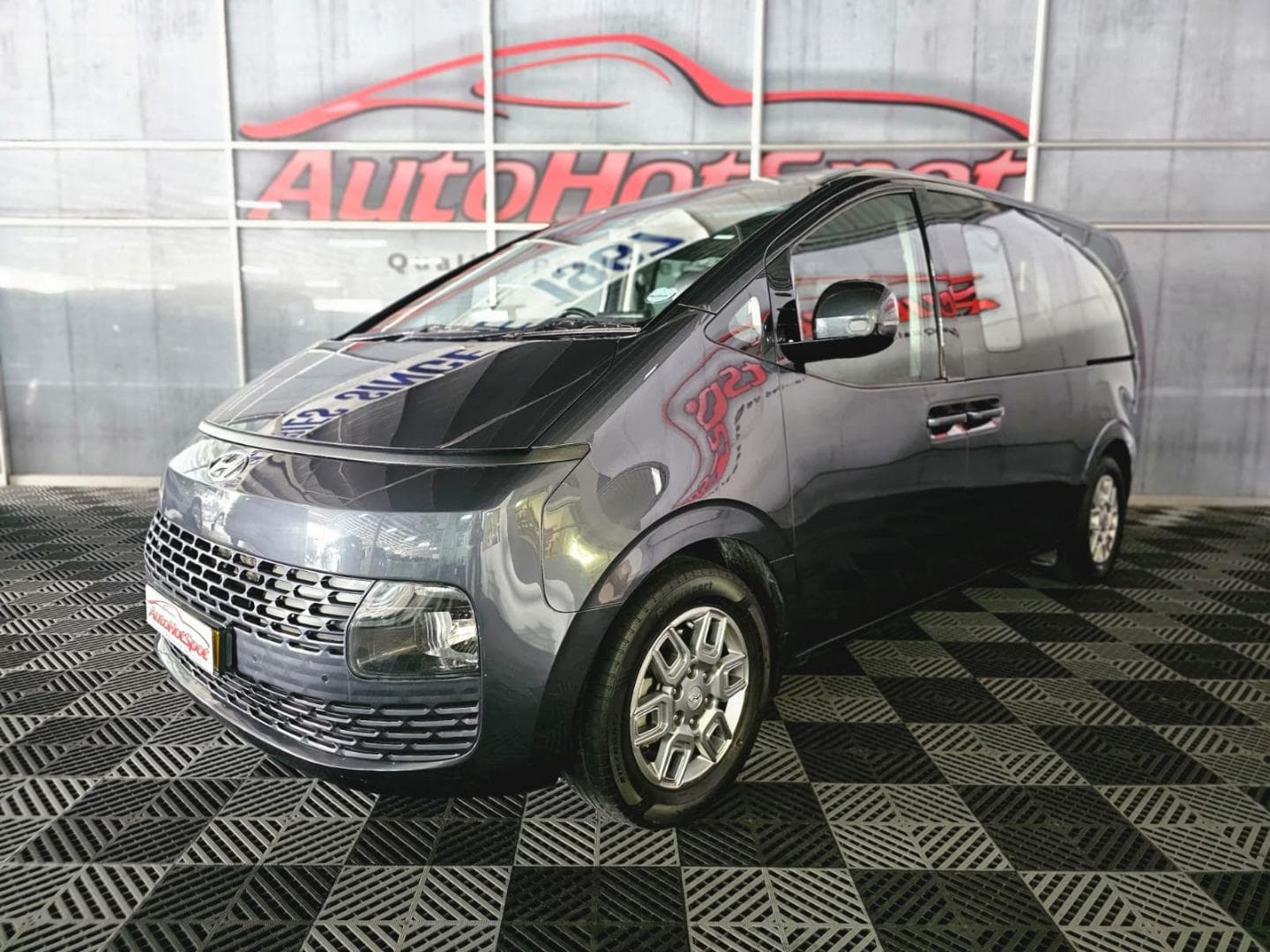 2022 Hyundai Staria 2.2D Executive 9-seater