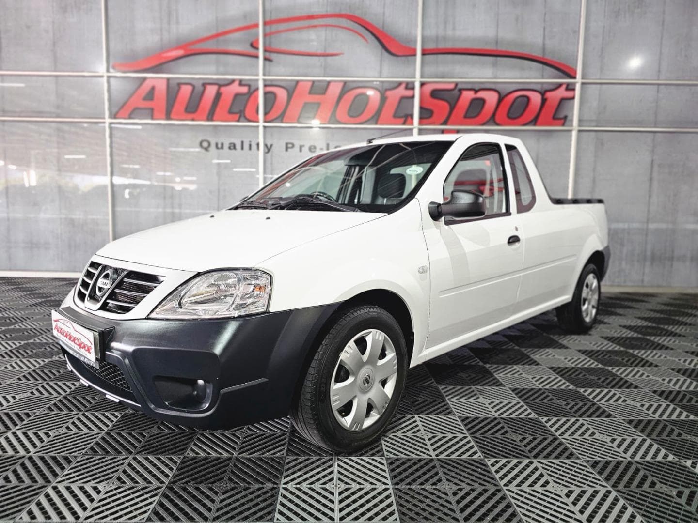 2022 Nissan NP200 1.6i (Aircon) Safety Pack