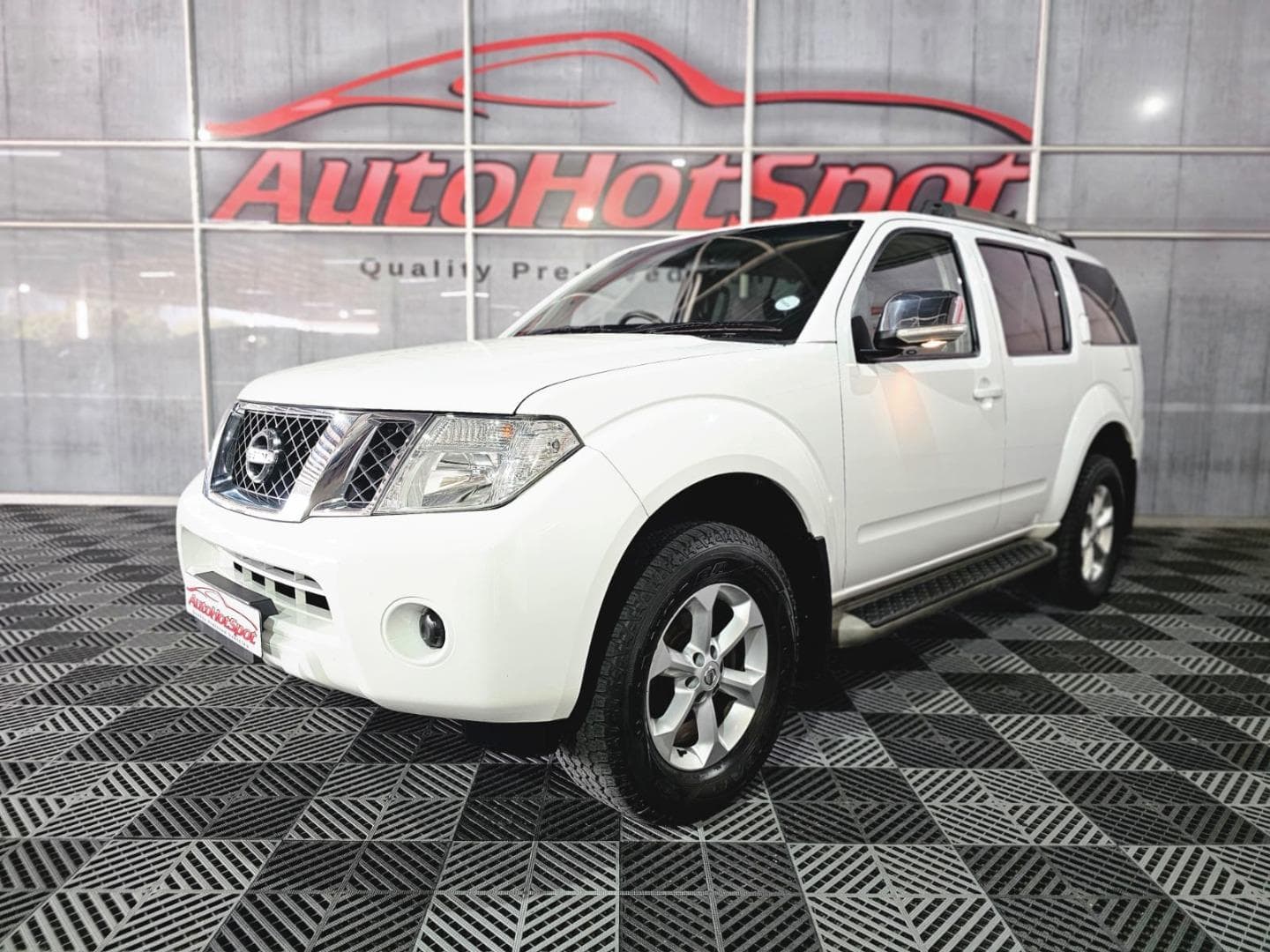 2015 Nissan Pathfinder 2.5dCi SE Auto