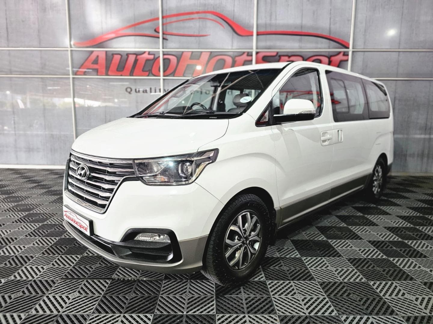2019 Hyundai H-1 2.5 CRDI ELITE Auto  9-Seater