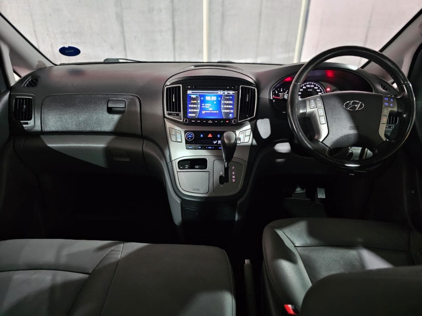 2018 Hyundai H-1 2.5 CRDI ELITE Auto  9-Seater – photo 8