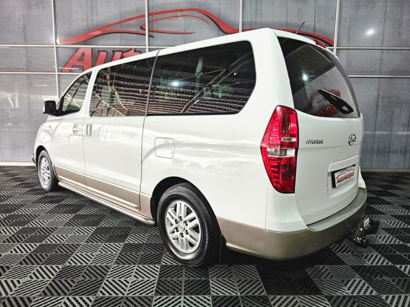 2018 Hyundai H-1 2.5 CRDI ELITE Auto  9-Seater – photo 4