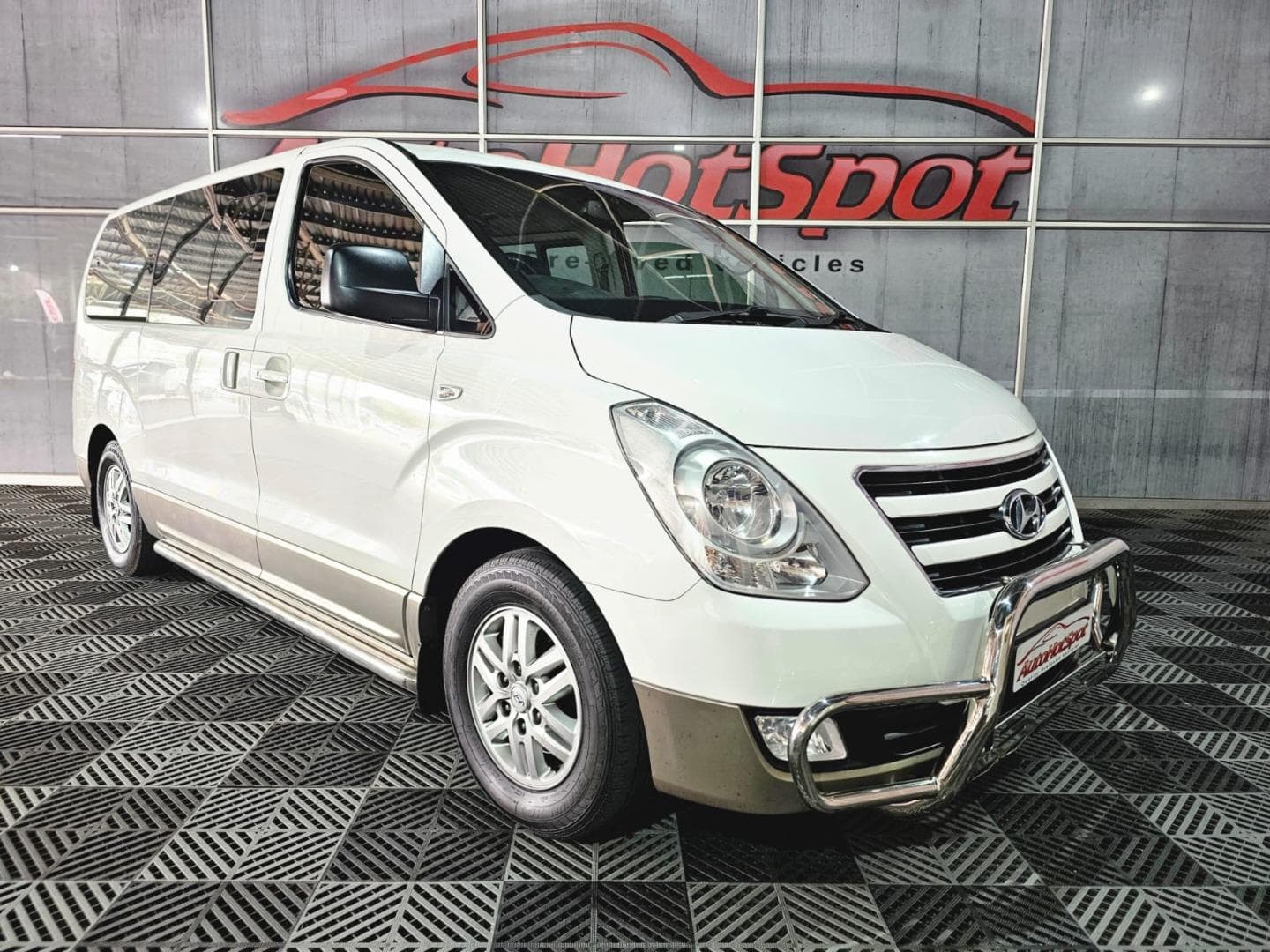 2018 Hyundai H-1 2.5 CRDI ELITE Auto  9-Seater – photo 2