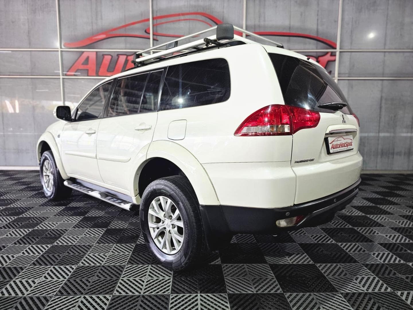 2016 Mitsubishi Pajero Sport 2.5DI-D Auto – photo 4