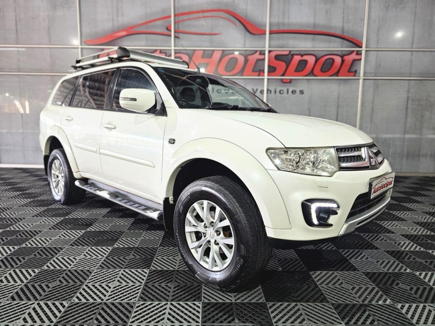 2016 Mitsubishi Pajero Sport 2.5DI-D Auto – photo 2