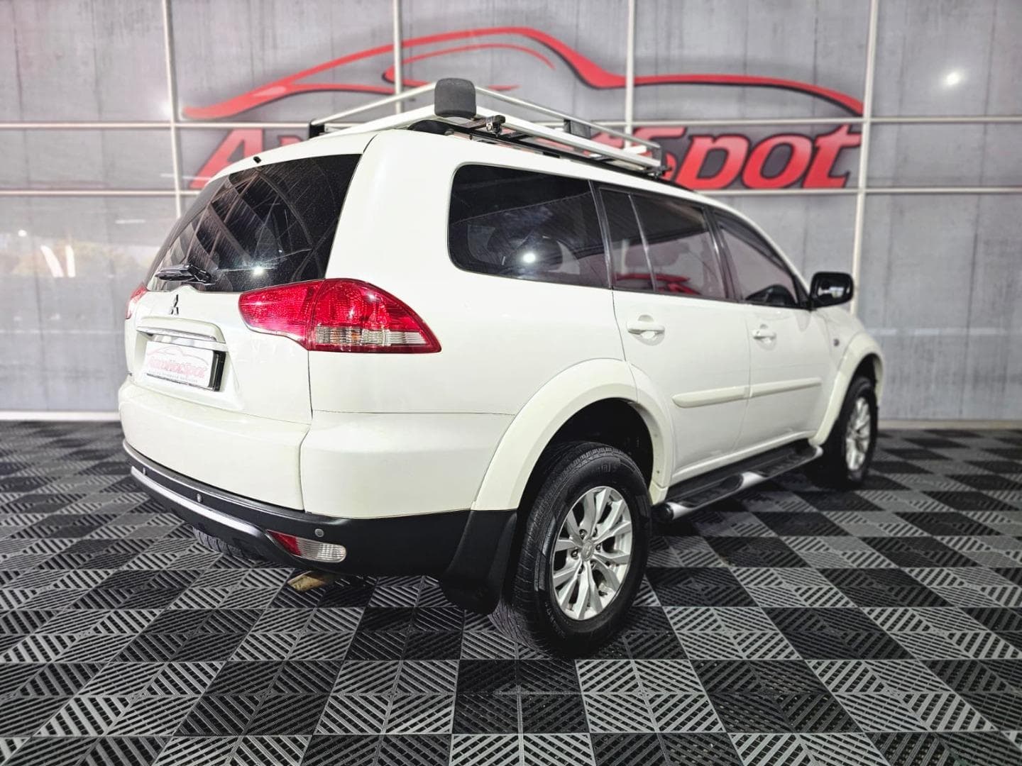 2016 Mitsubishi Pajero Sport 2.5DI-D Auto – photo 3