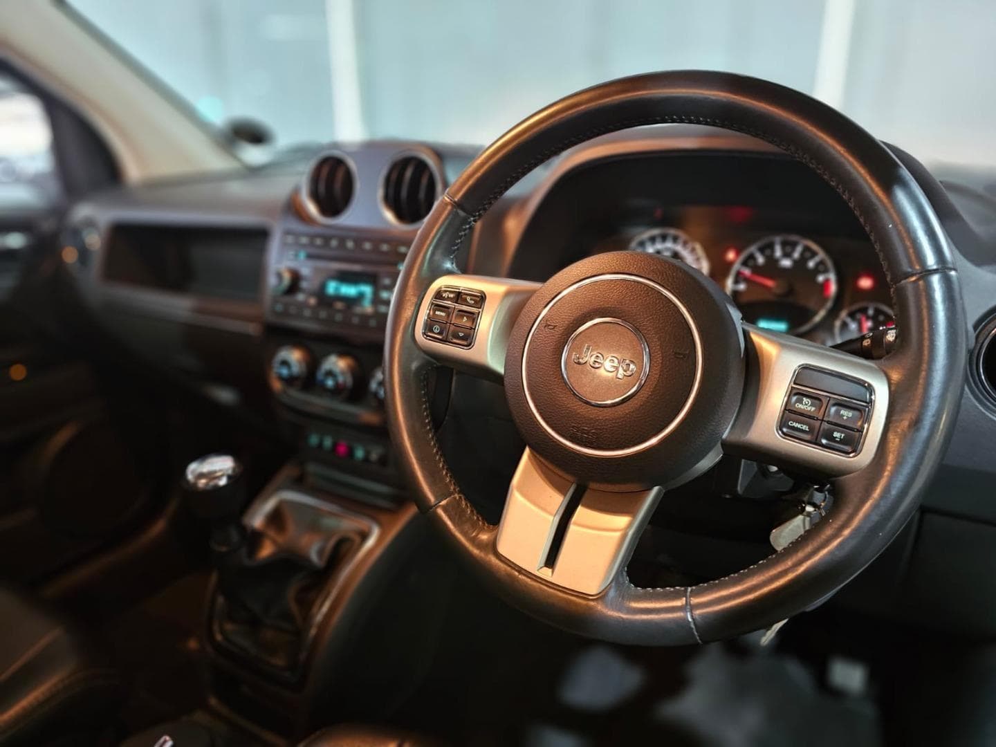 2012 Jeep Compass 2.0L Limited – photo 10