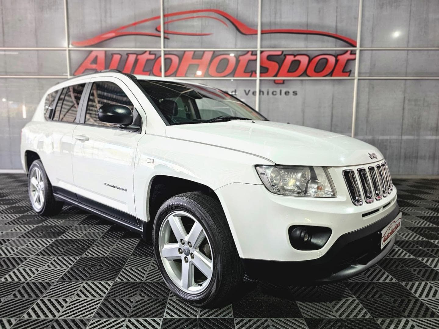 2012 Jeep Compass 2.0L Limited – photo 2