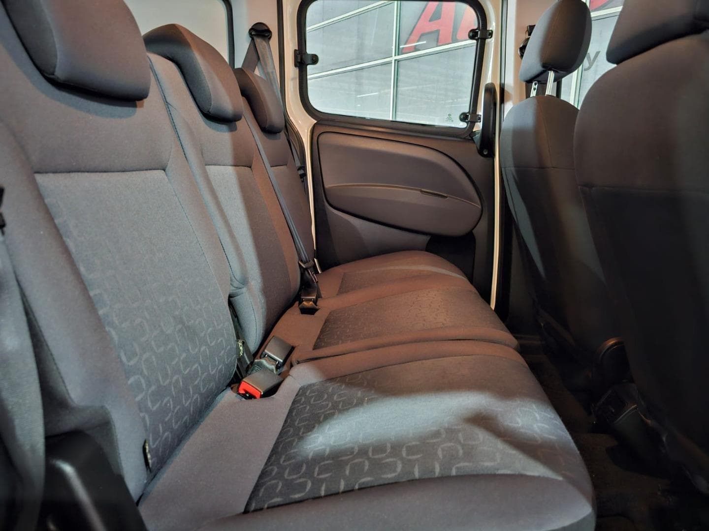 2022 Fiat Doblo Cargo Maxi 1.3 Multijet Panel Van Crew Cab SX – photo 7