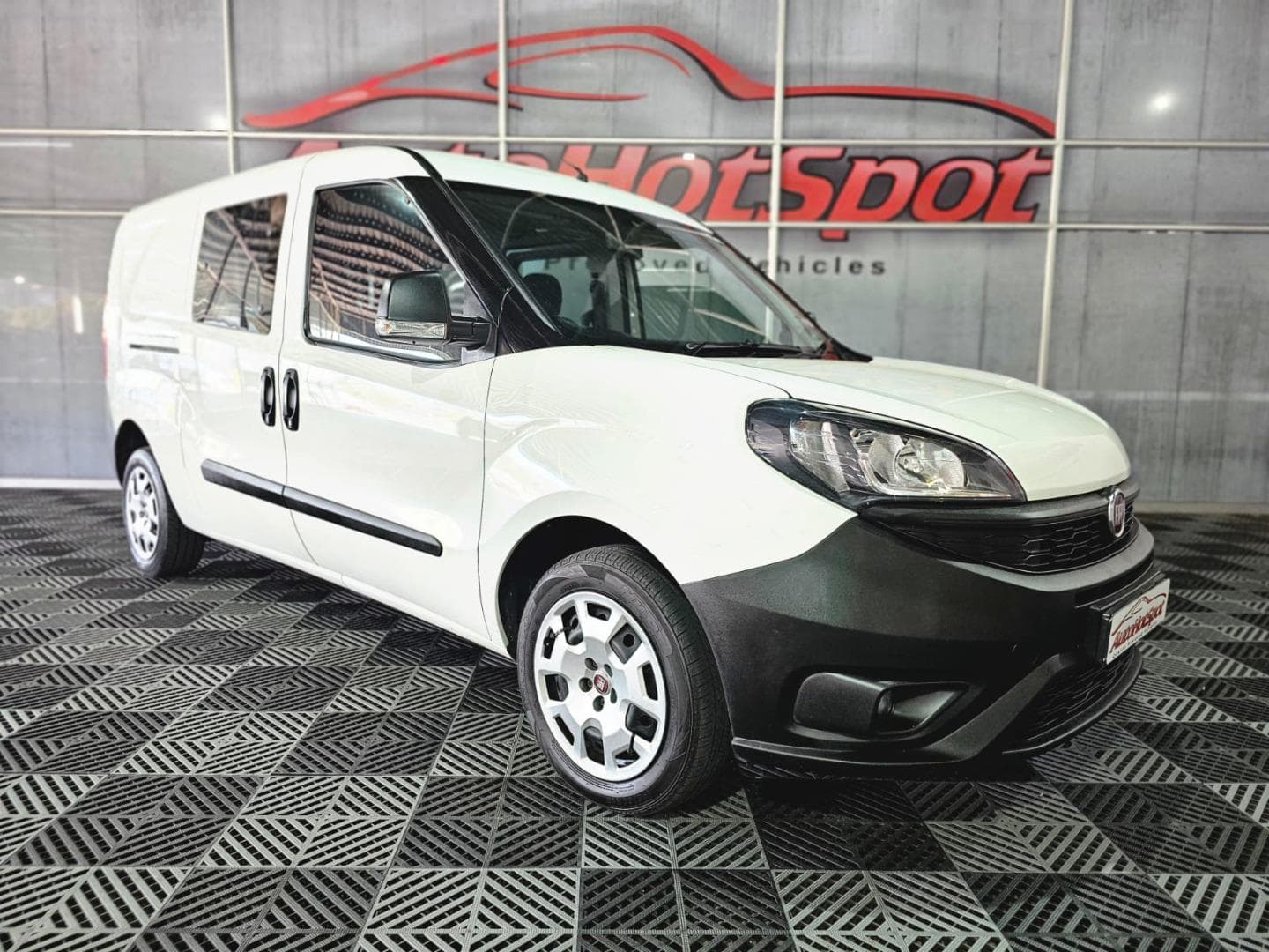 2022 Fiat Doblo Cargo Maxi 1.3 Multijet Panel Van Crew Cab SX – photo 2