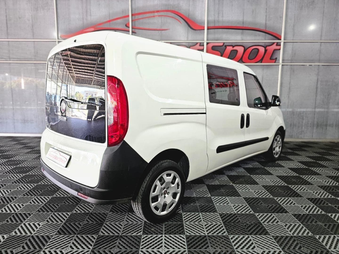 2022 Fiat Doblo Cargo Maxi 1.3 Multijet Panel Van Crew Cab SX – photo 3