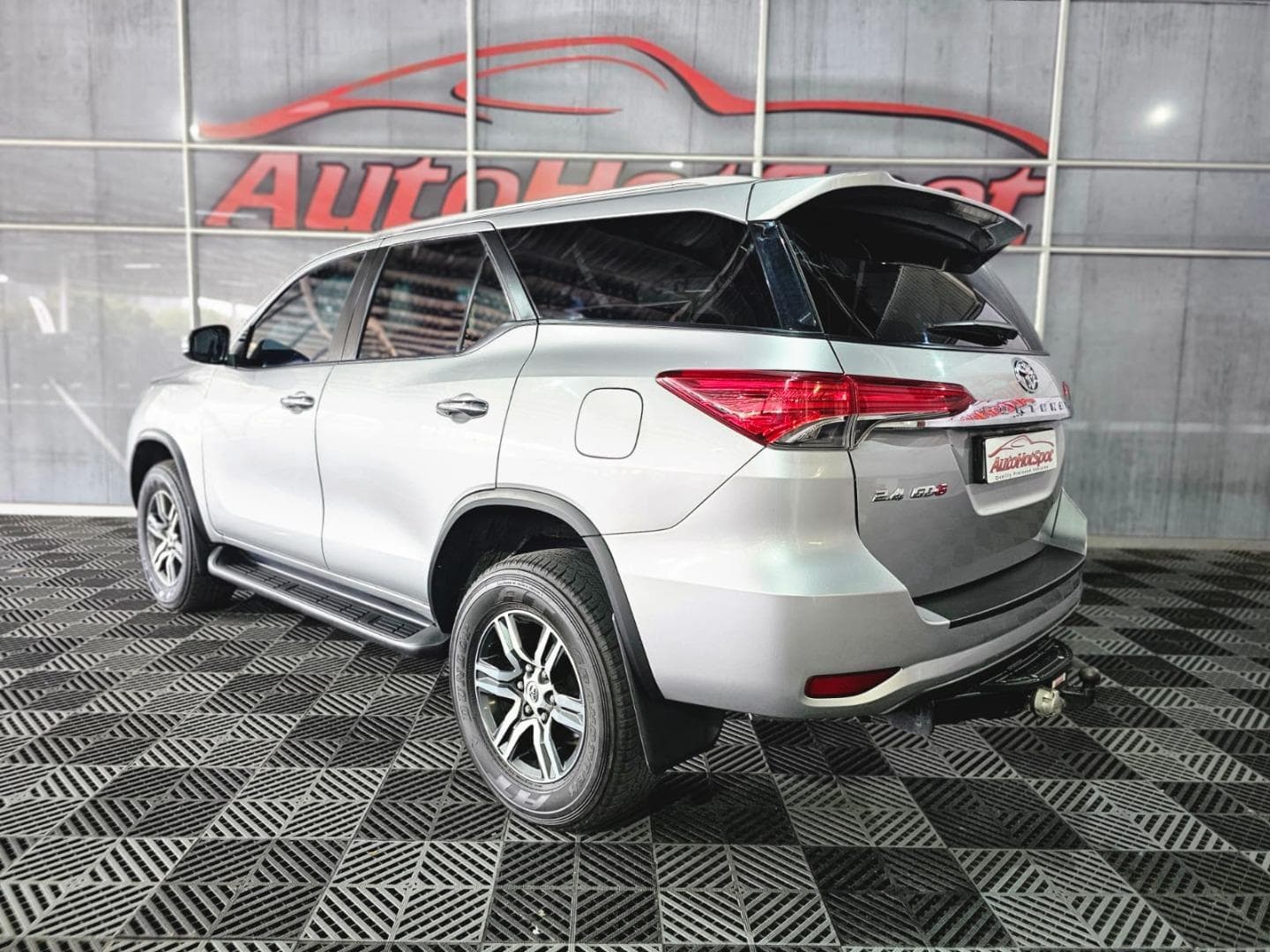 2019 Toyota Fortuner 2.4GD-6 Auto – photo 3