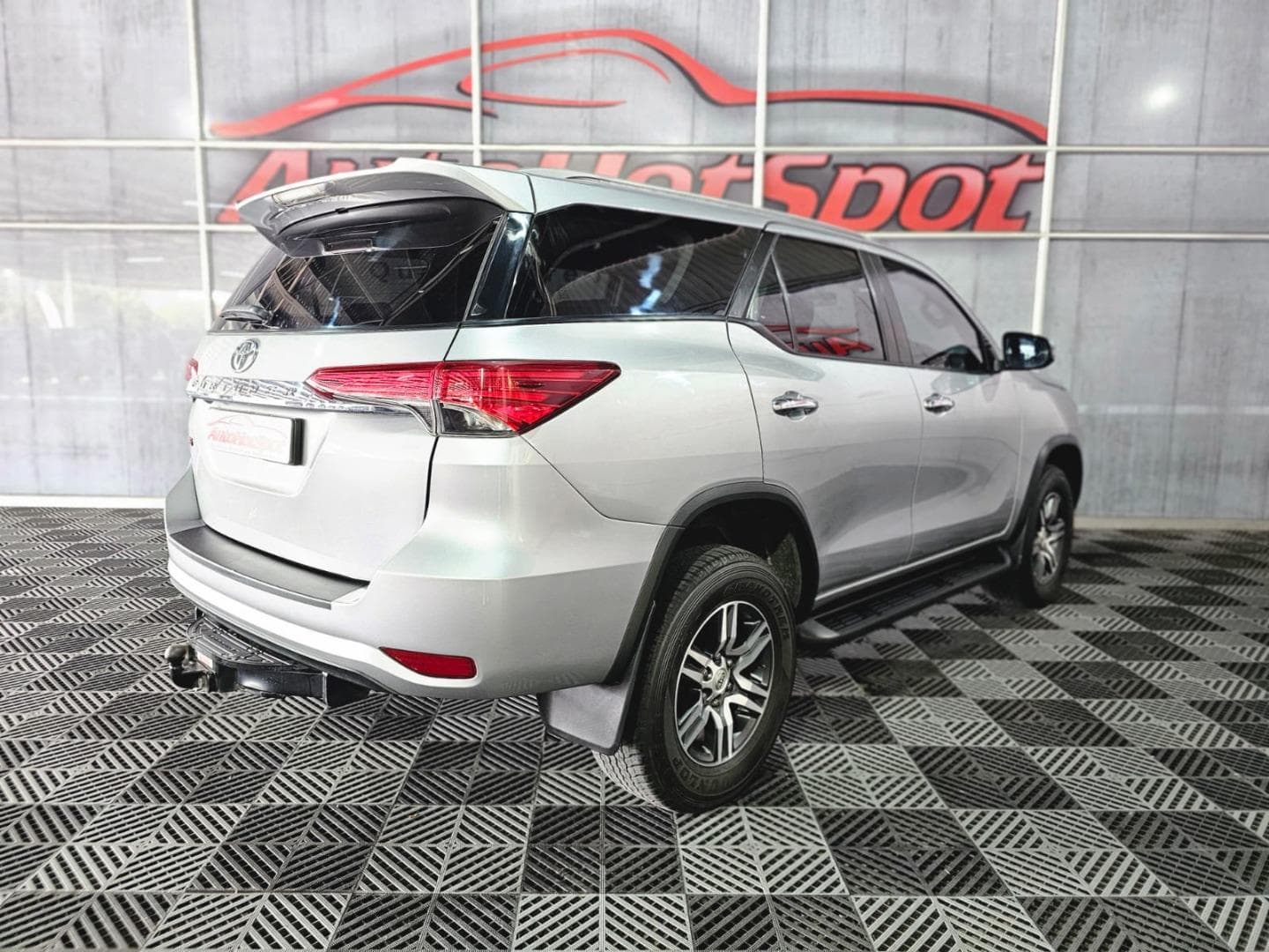 2019 Toyota Fortuner 2.4GD-6 Auto – photo 4