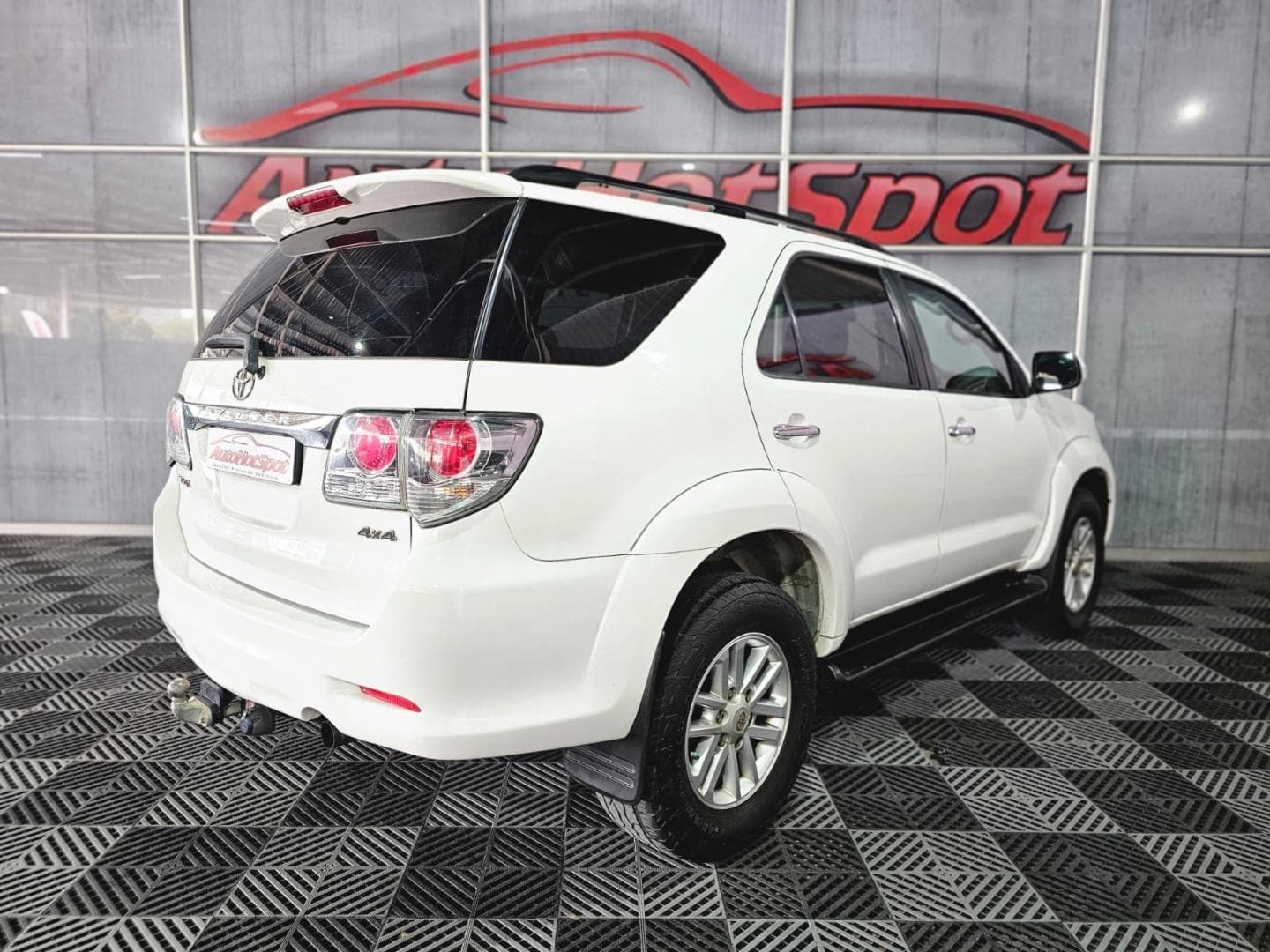 2012 Toyota Fortuner 3.0D-4D 4x4 auto – photo 3