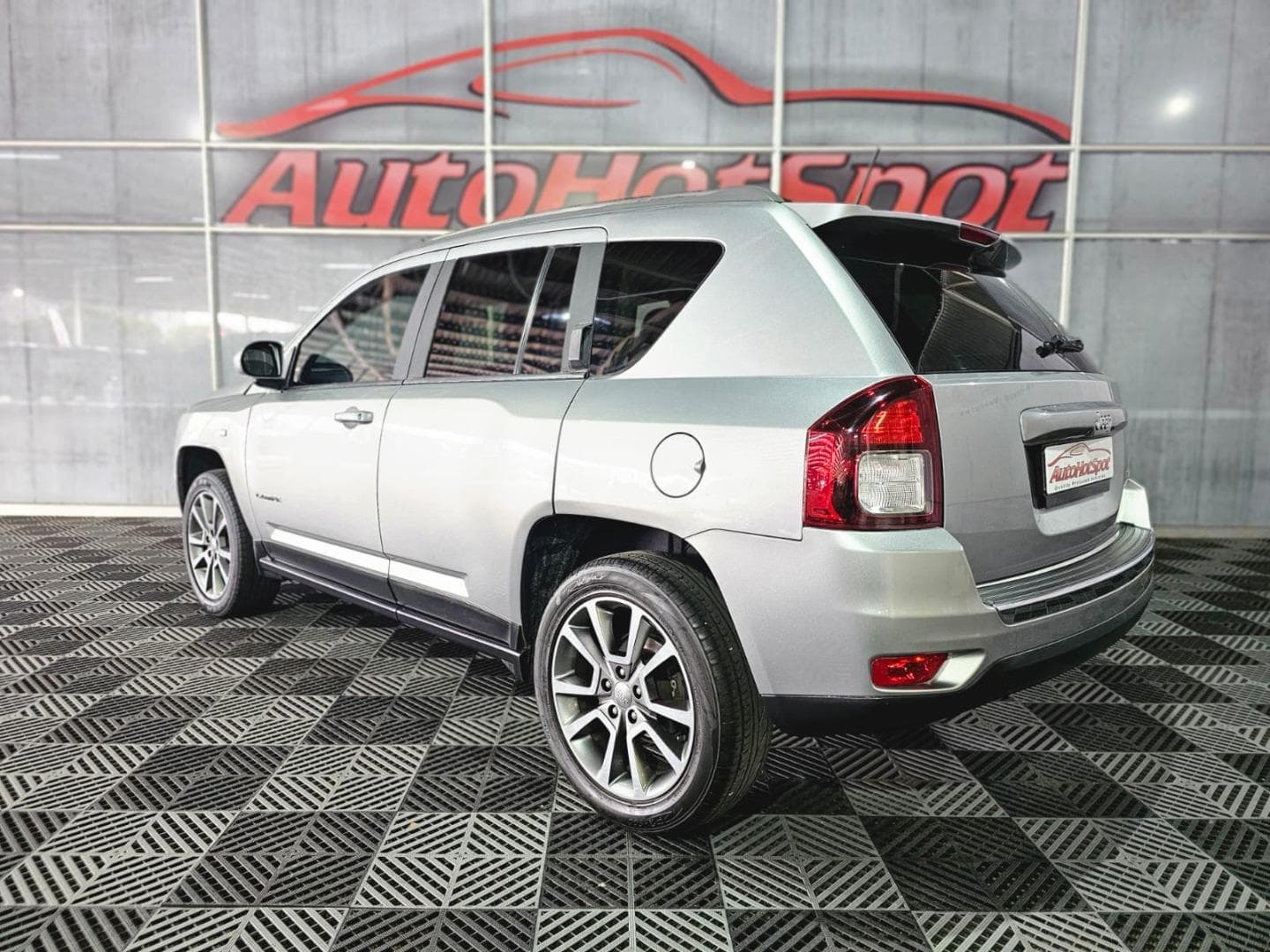 2015 Jeep Compass 2.0L Limited Auto – photo 4