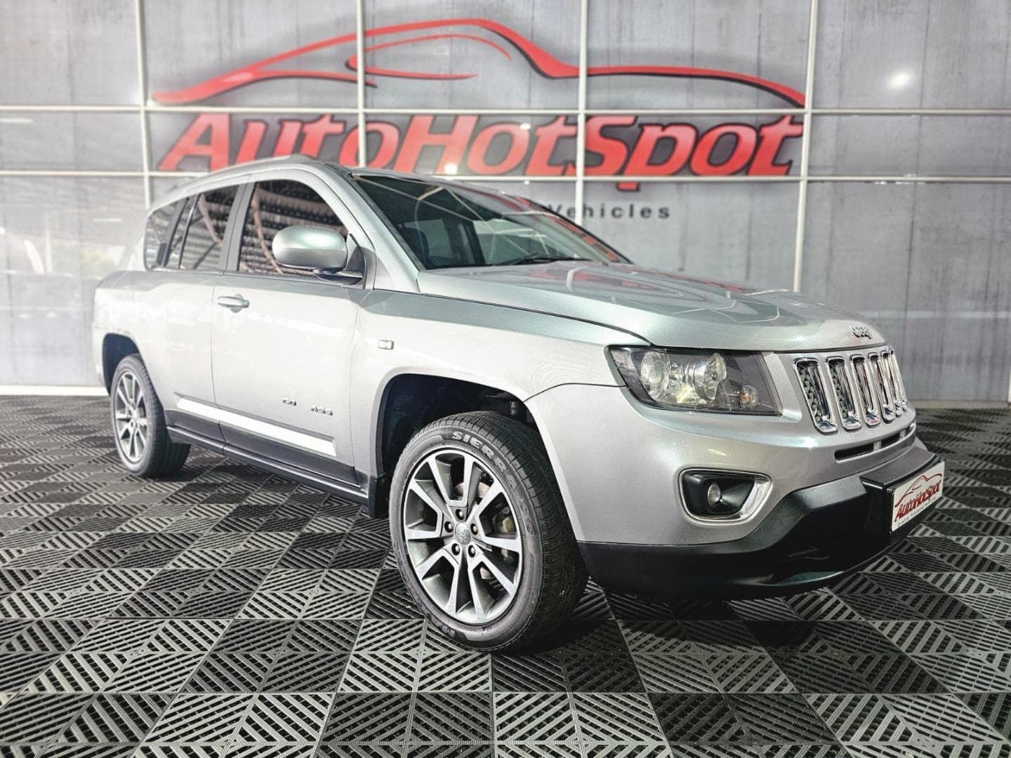 2015 Jeep Compass 2.0L Limited Auto – photo 2