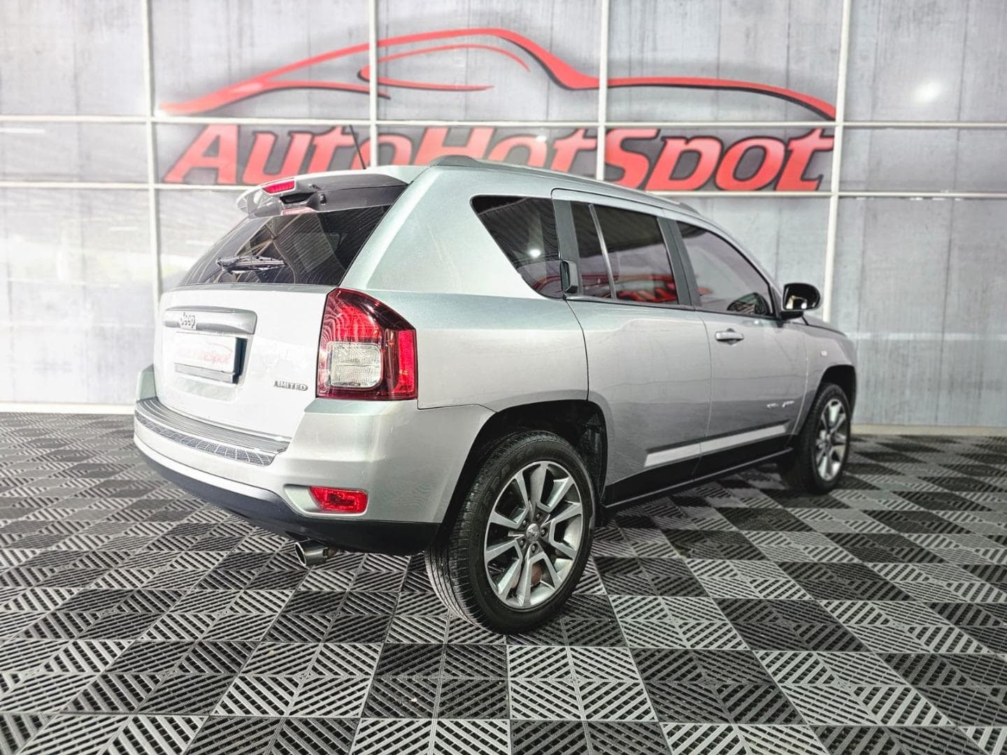 2015 Jeep Compass 2.0L Limited Auto – photo 3
