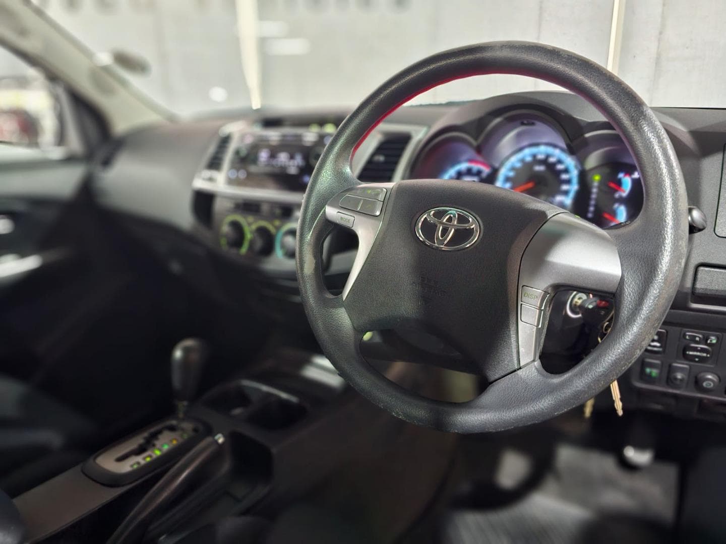 2015 Toyota Fortuner 2.5D-4D Auto – photo 8