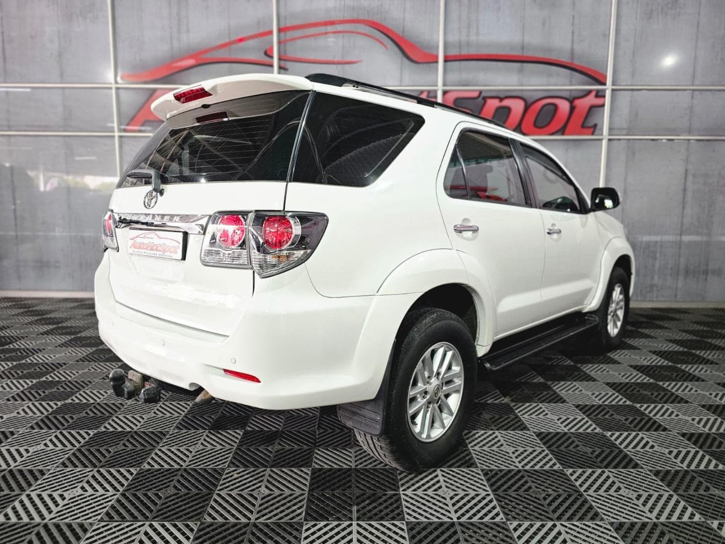 2015 Toyota Fortuner 2.5D-4D Auto – photo 3