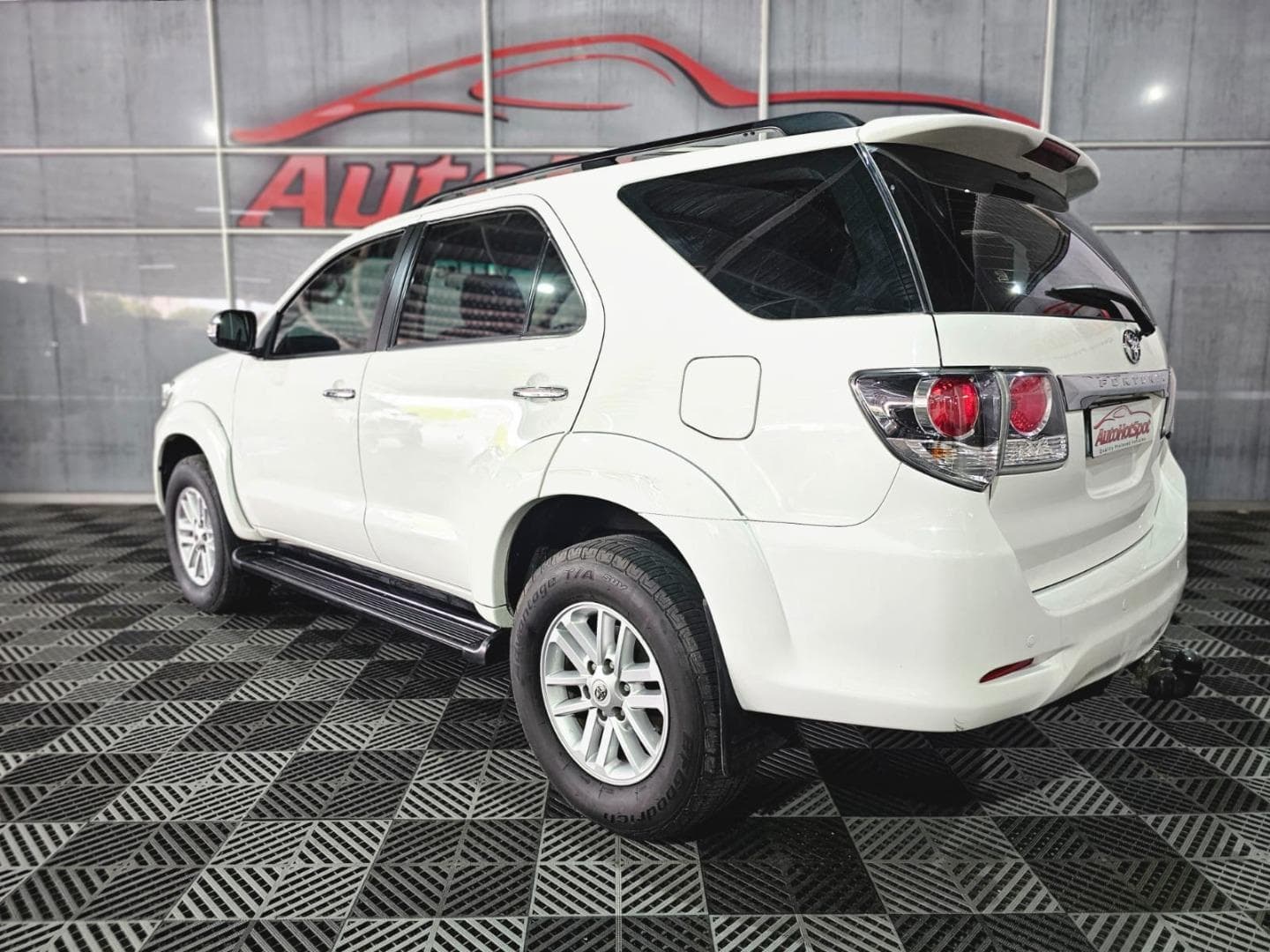 2015 Toyota Fortuner 2.5D-4D Auto – photo 4