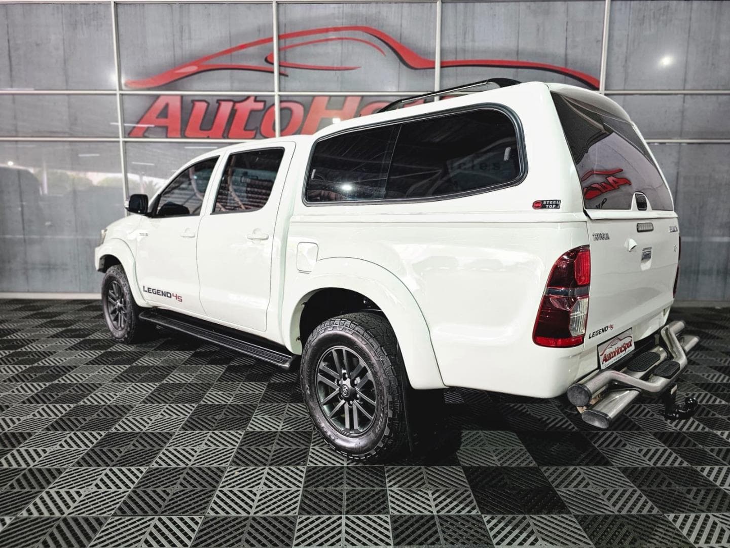 2015 Toyota Hilux 3.0D-4D Double Cab Raider Legend 45 – photo 4