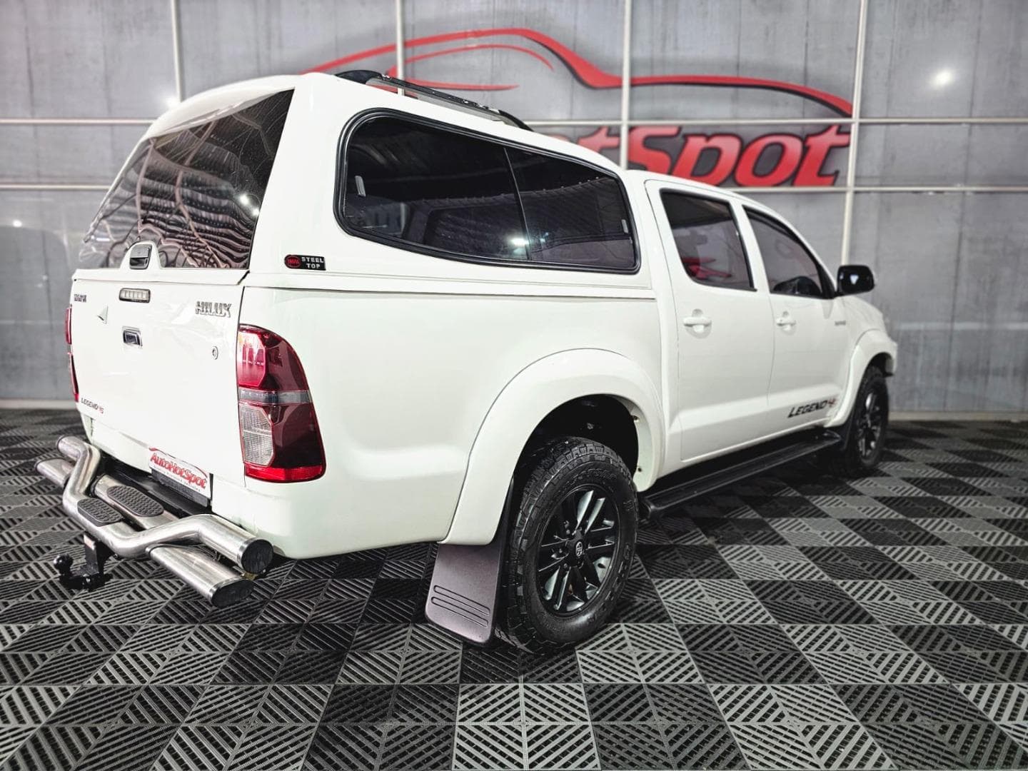 2015 Toyota Hilux 3.0D-4D Double Cab Raider Legend 45 – photo 3