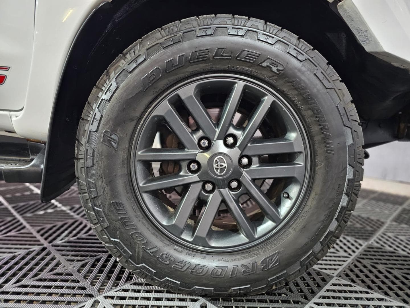 2015 Toyota Hilux 3.0D-4D Double Cab Raider Legend 45 – photo 5