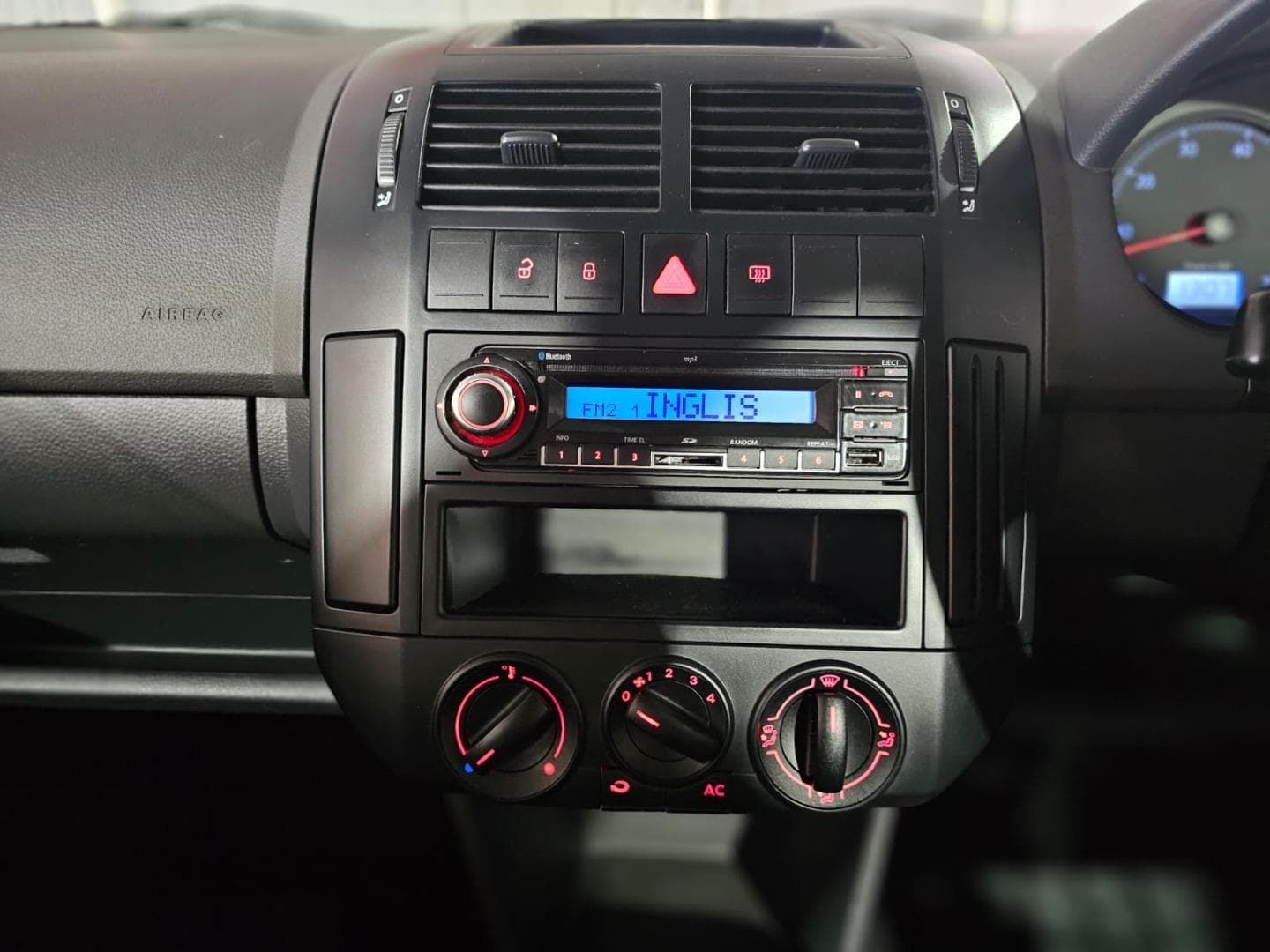 2011 Volkswagen Polo Vivo 5-Door 1.6 Trendline – photo 7