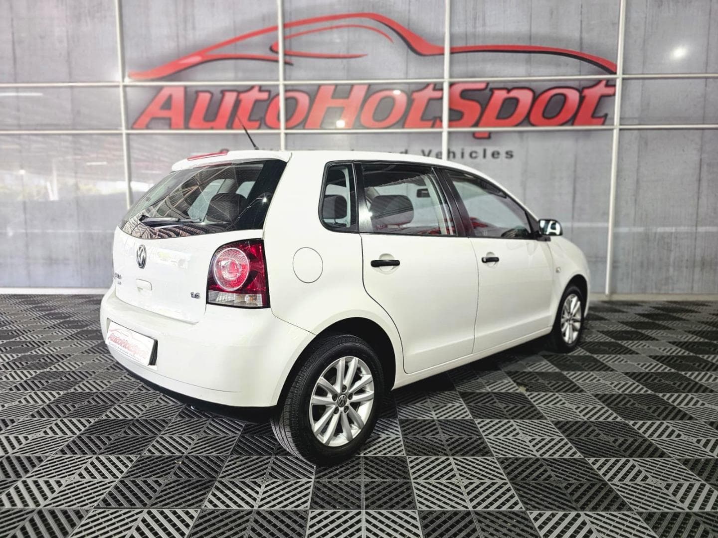 2011 Volkswagen Polo Vivo 5-Door 1.6 Trendline – photo 3