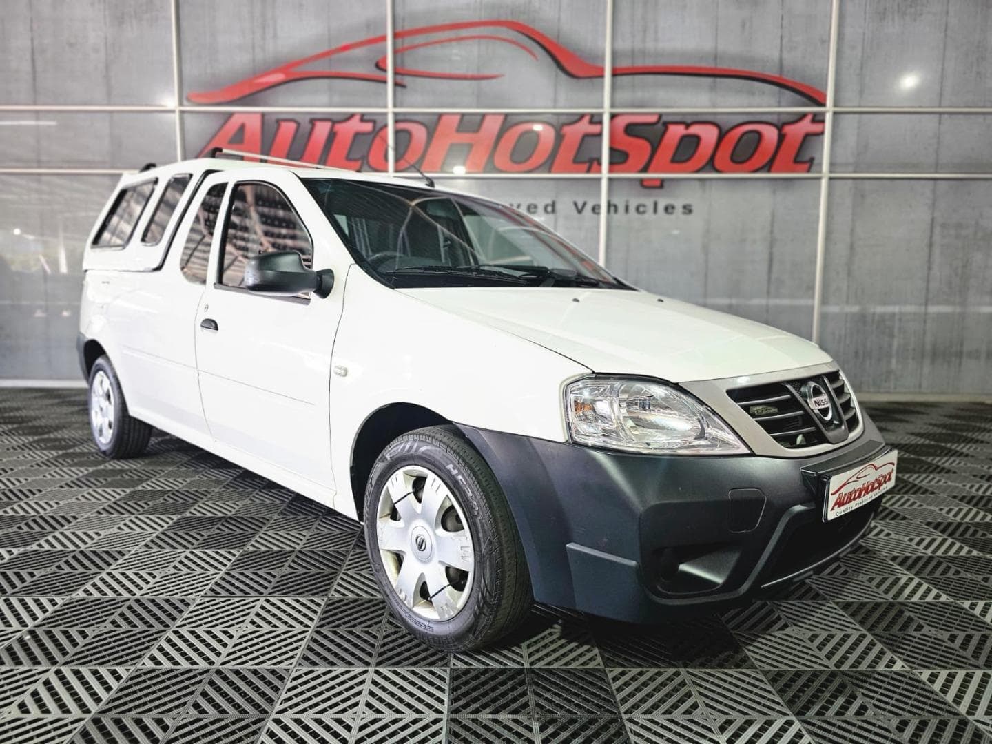 2017 Nissan NP200 1.6i (aircon) – photo 2