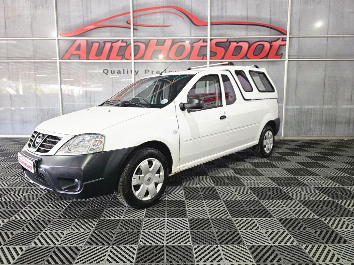 2017 Nissan NP200 1.6i (aircon)