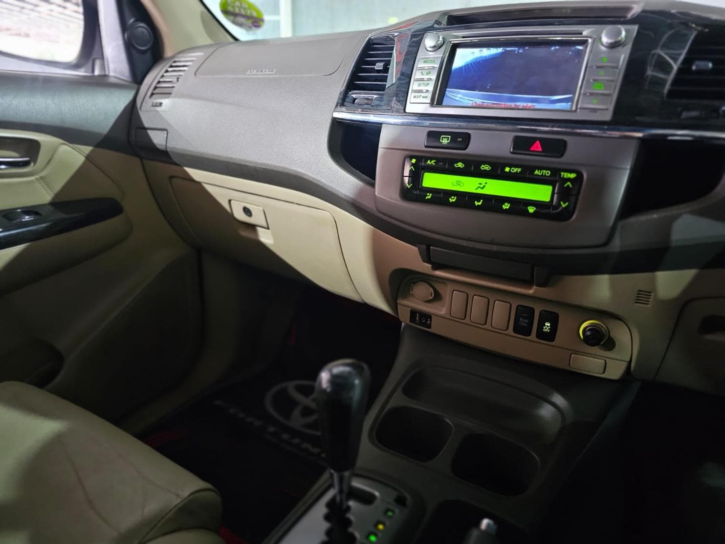 2012 Toyota Fortuner 3.0D-4D Auto – photo 11