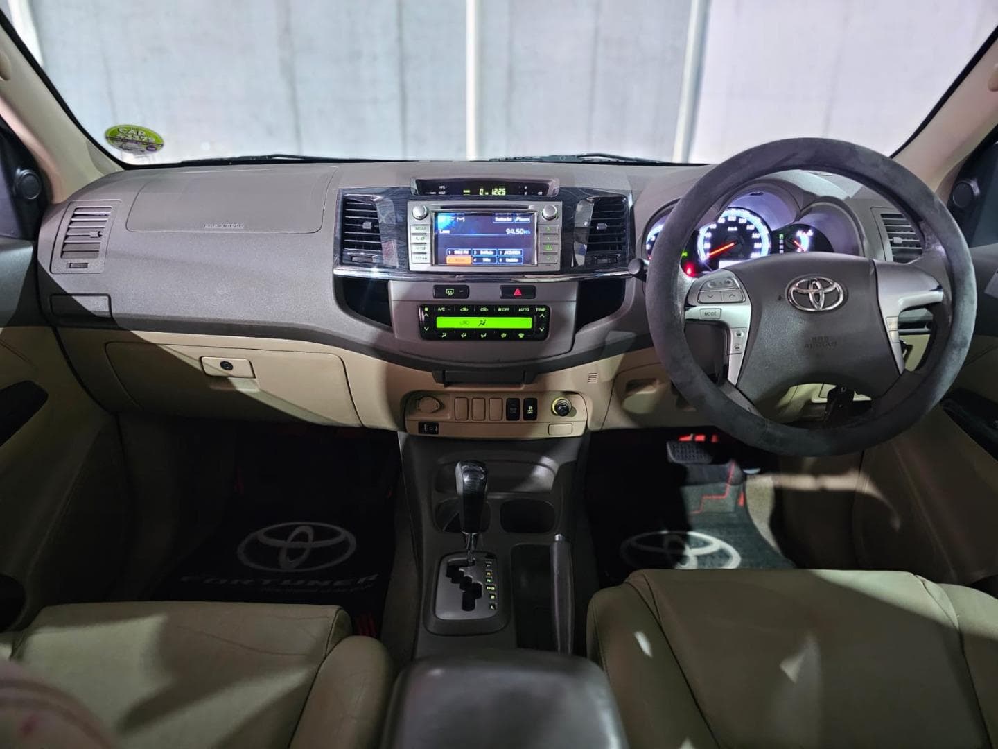 2012 Toyota Fortuner 3.0D-4D Auto – photo 6