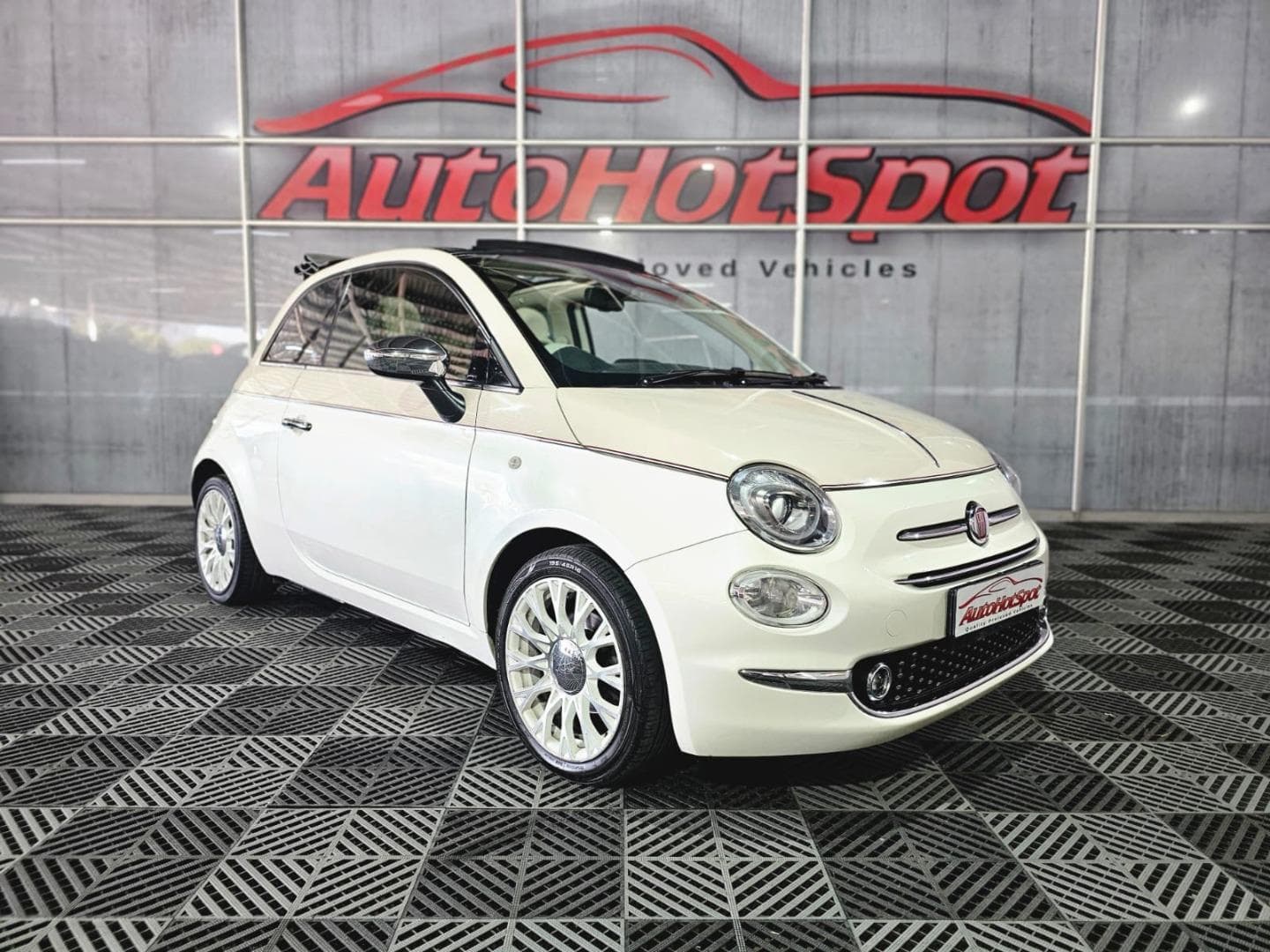 2017 Fiat 500 500C TwinAir 500 60th Anniversary – photo 2