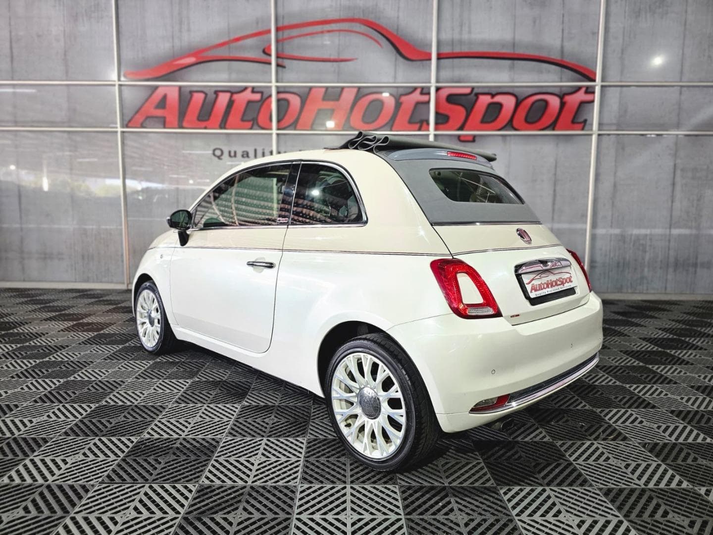 2017 Fiat 500 500C TwinAir 500 60th Anniversary – photo 4