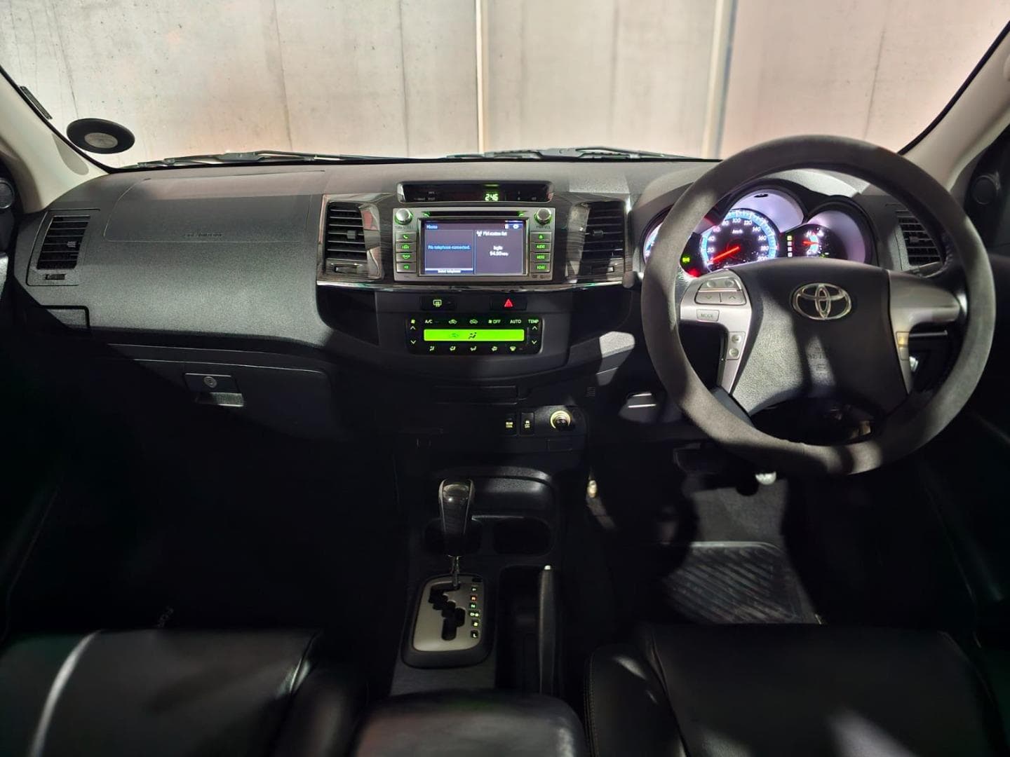 2014 Toyota Fortuner 3.0D-4D Auto – photo 6