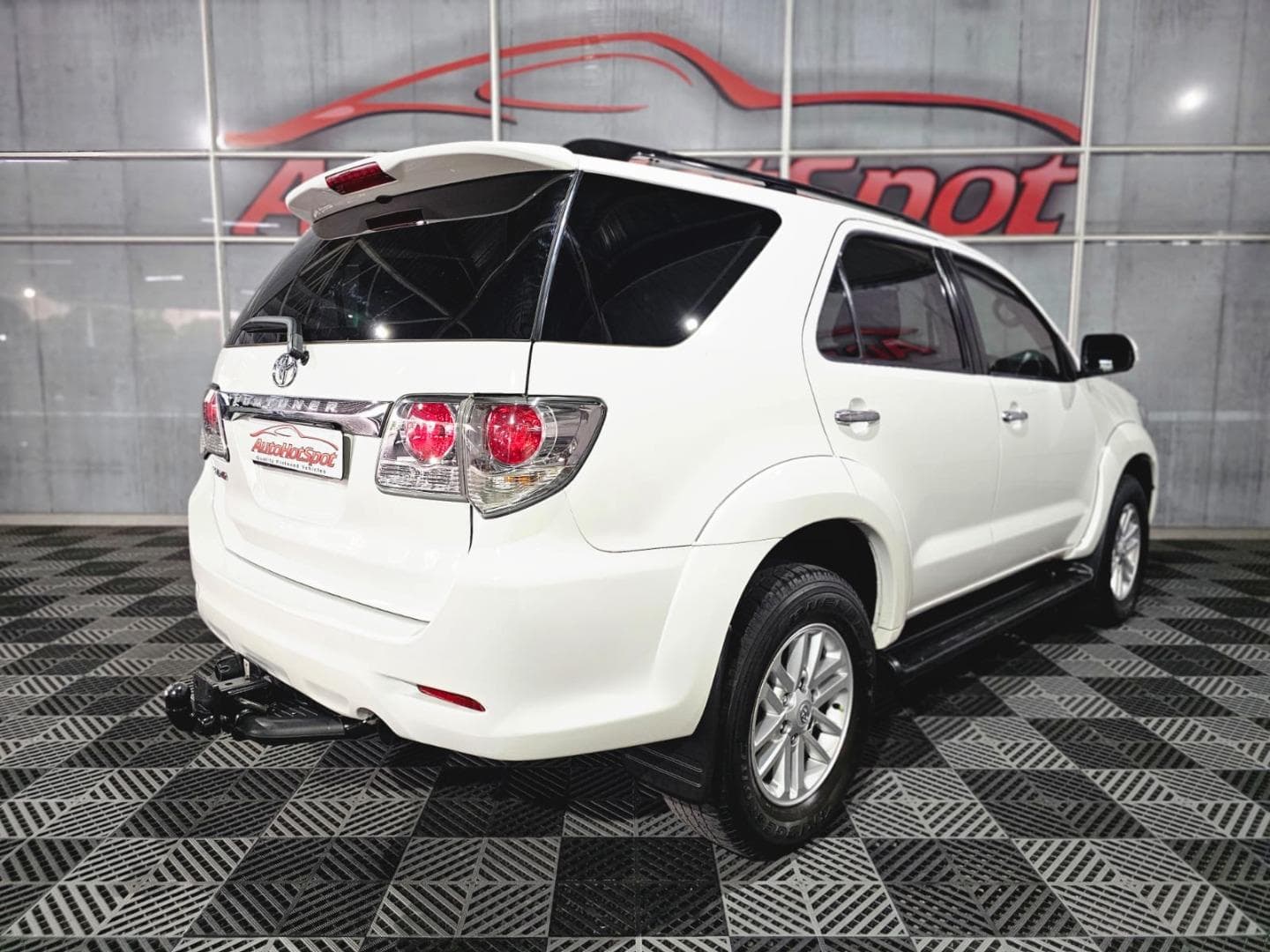 2014 Toyota Fortuner 3.0D-4D Auto – photo 3