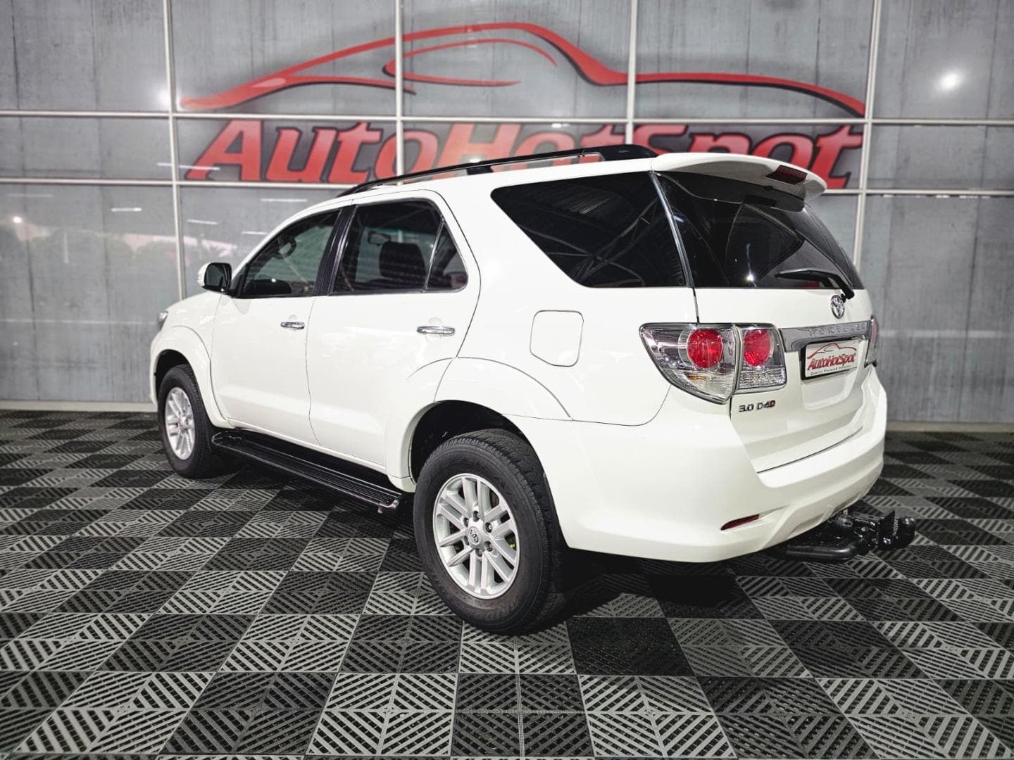 2014 Toyota Fortuner 3.0D-4D Auto – photo 4