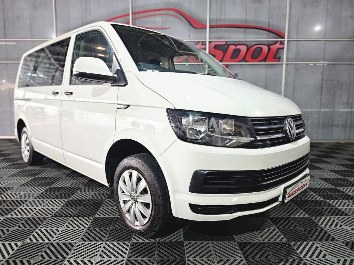 2019 Volkswagen Kombi 2.0TDI SWB Trendline Plus – photo 2