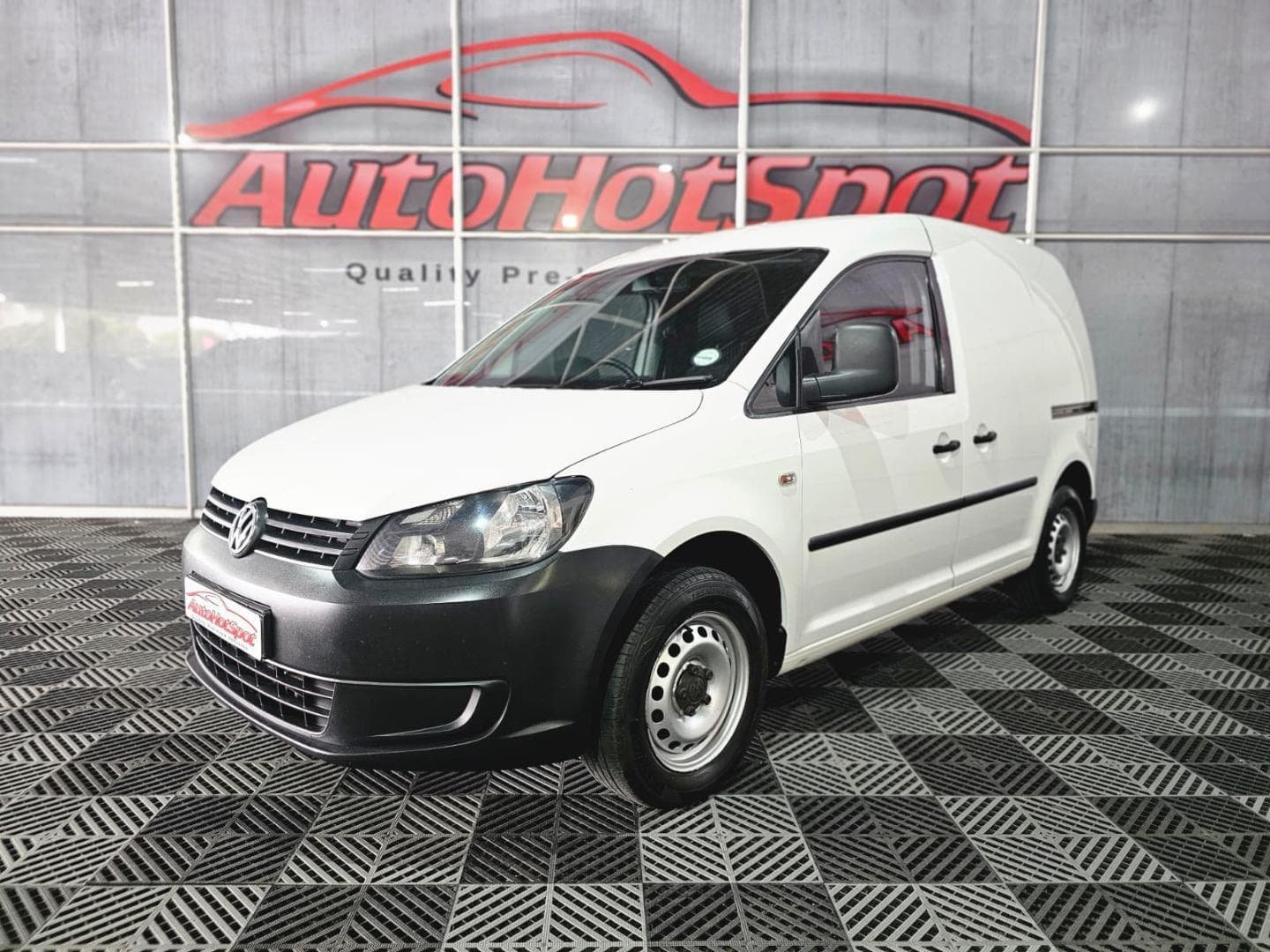 2014 Volkswagen Caddy 1.6 Panel Van – photo 1 of 10