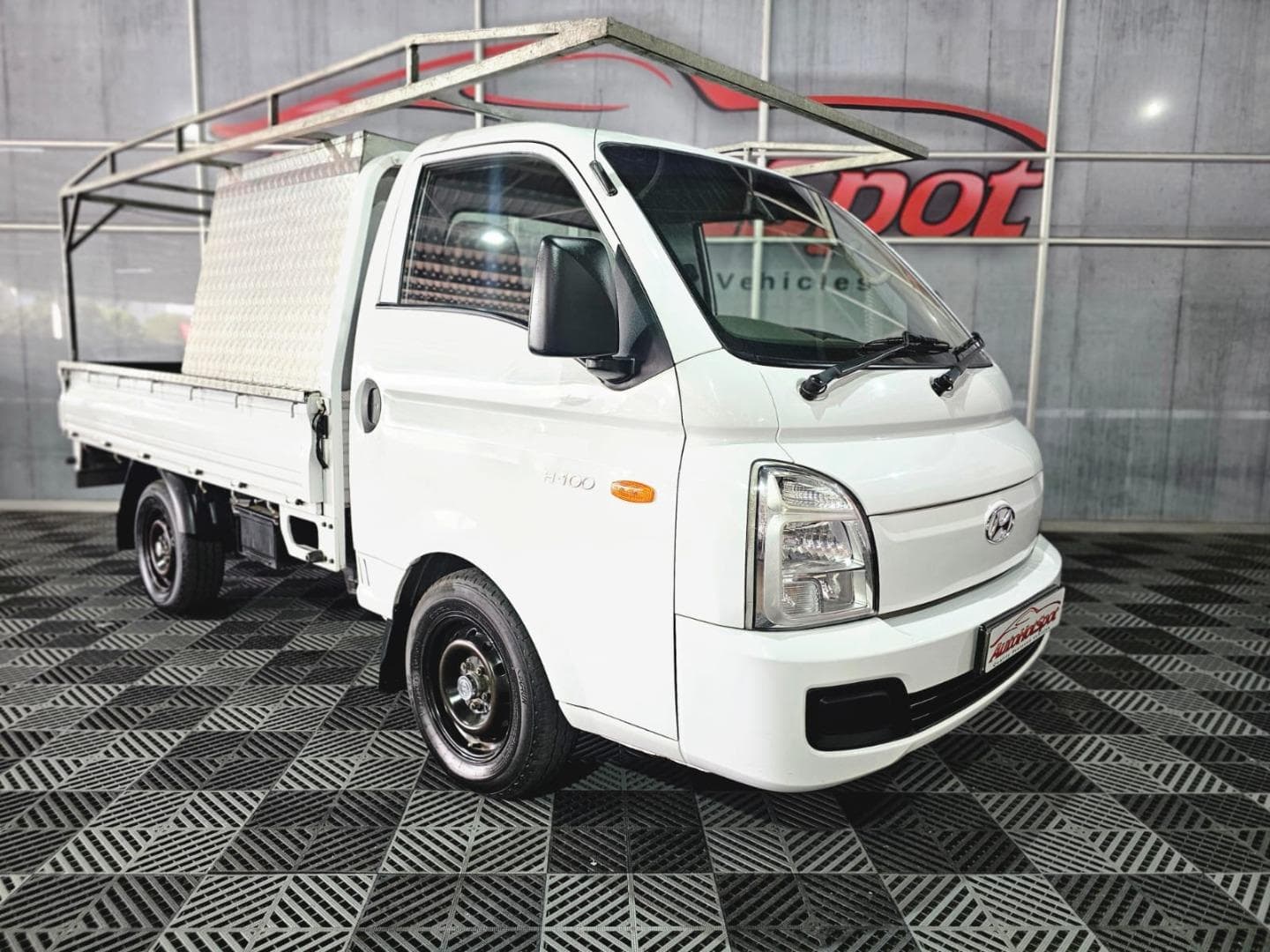 2022 Hyundai H-100 Bakkie 2.6D – photo 2