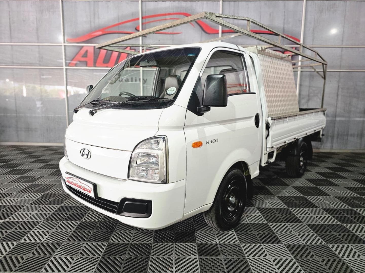 2022 Hyundai H-100 Bakkie 2.6D – photo 1 of 10
