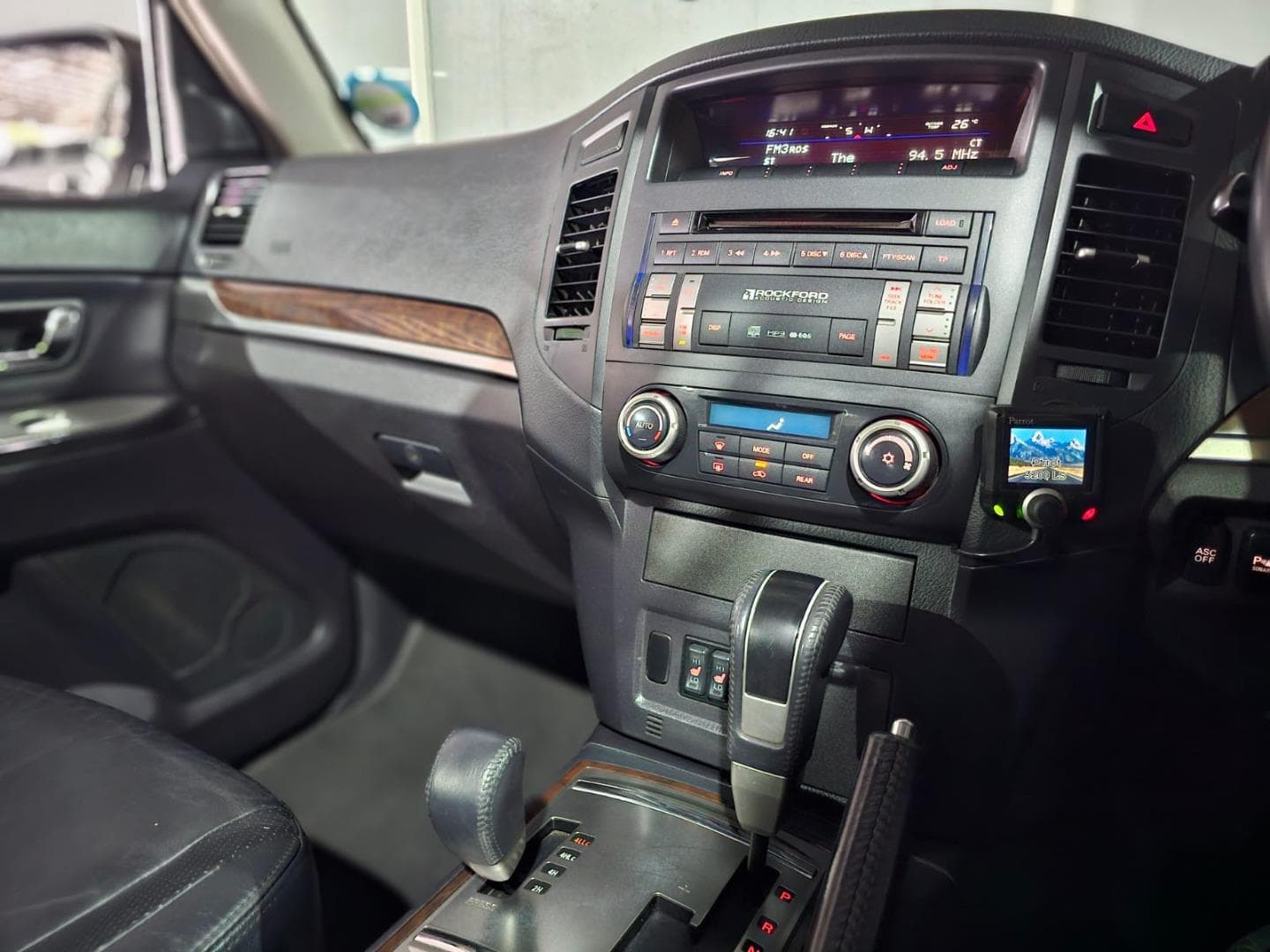 2009 Mitsubishi Pajero 5-Door 3.2DI-D GLS – photo 13