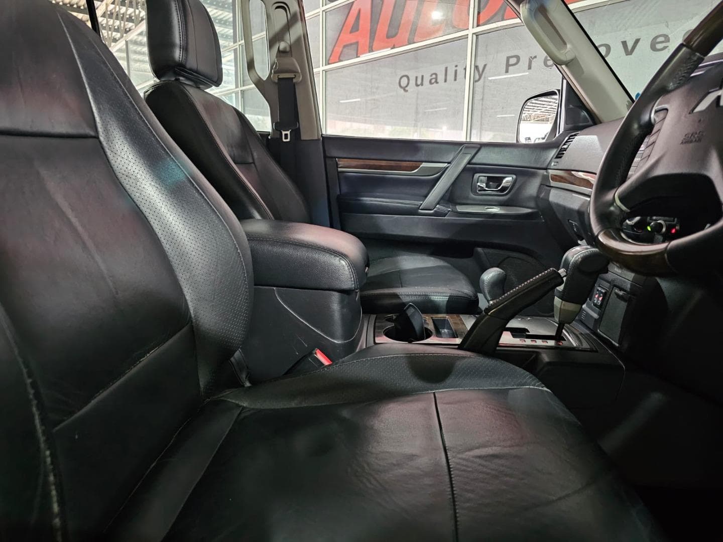 2009 Mitsubishi Pajero 5-Door 3.2DI-D GLS – photo 9