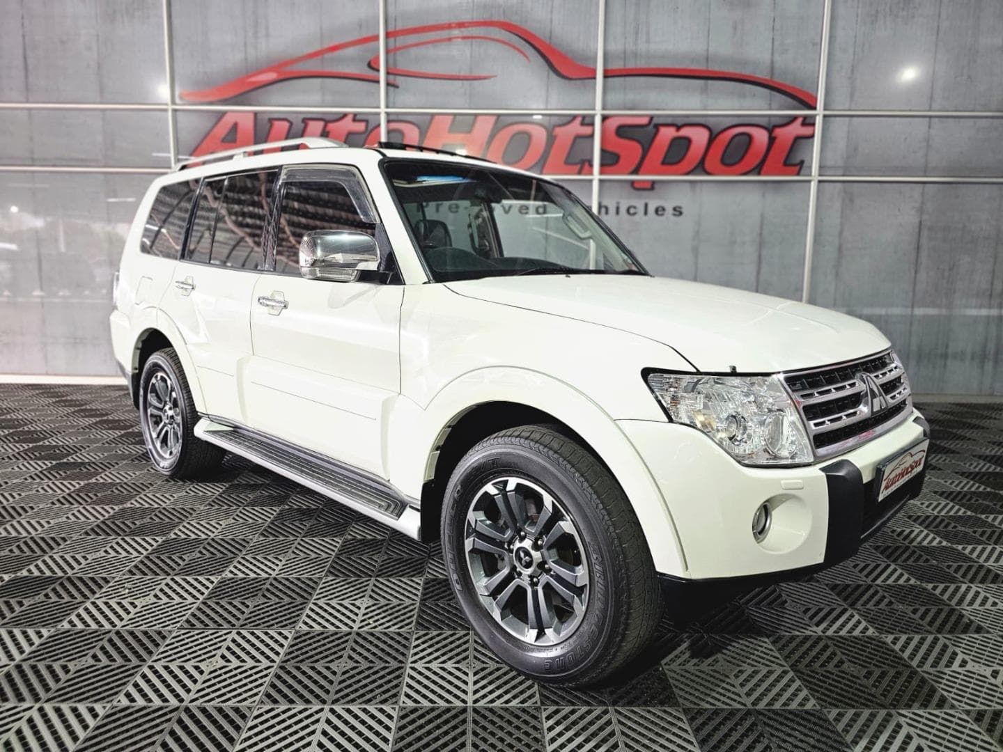 2009 Mitsubishi Pajero 5-Door 3.2DI-D GLS – photo 2
