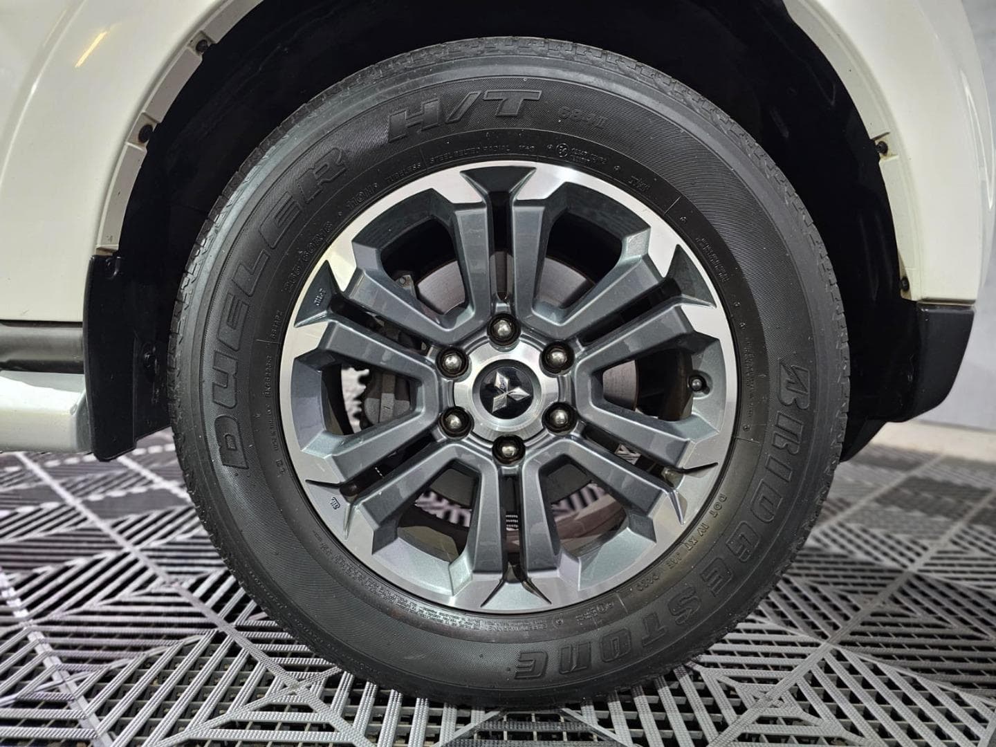 2009 Mitsubishi Pajero 5-Door 3.2DI-D GLS – photo 5