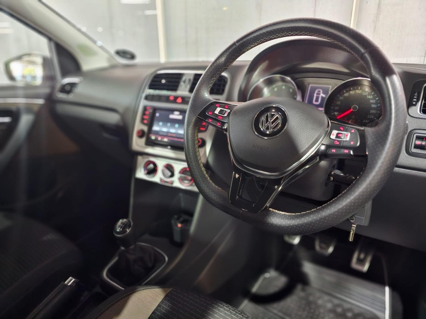 2016 Volkswagen Cross Polo 1.2TSI – photo 8