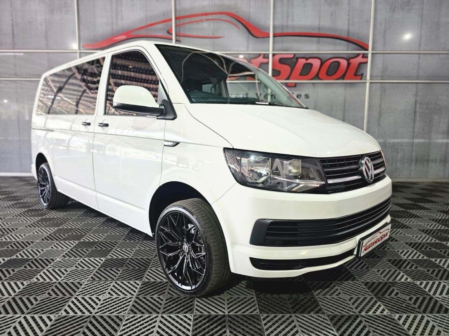 2019 Volkswagen Kombi 2.0TDI SWB Trendline Auto – photo 2