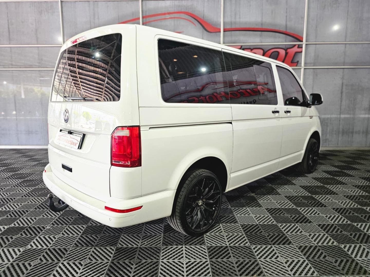 2019 Volkswagen Kombi 2.0TDI SWB Trendline Auto – photo 3