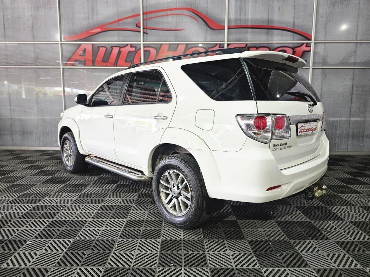 2013 Toyota Fortuner 3.0D-4D Ltd Edition – photo 4